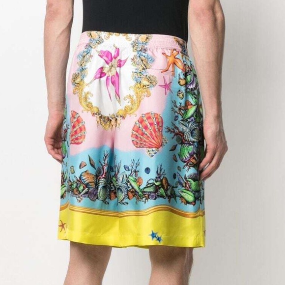 AUTHENTIC VERSACE Men's Tresor De La Mer Silk Shorts Runway - Picture 2 of 12